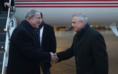 Millî Savunma Bakanı Hulusi Akar, İngiltere Savunma Bakanı Wallace’ın Resmî Davetlisi Olarak Londra’ya Gitti